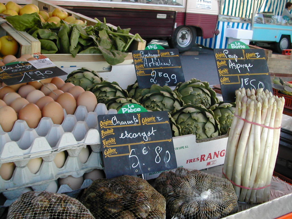 Etal de Légumes marché Saintes